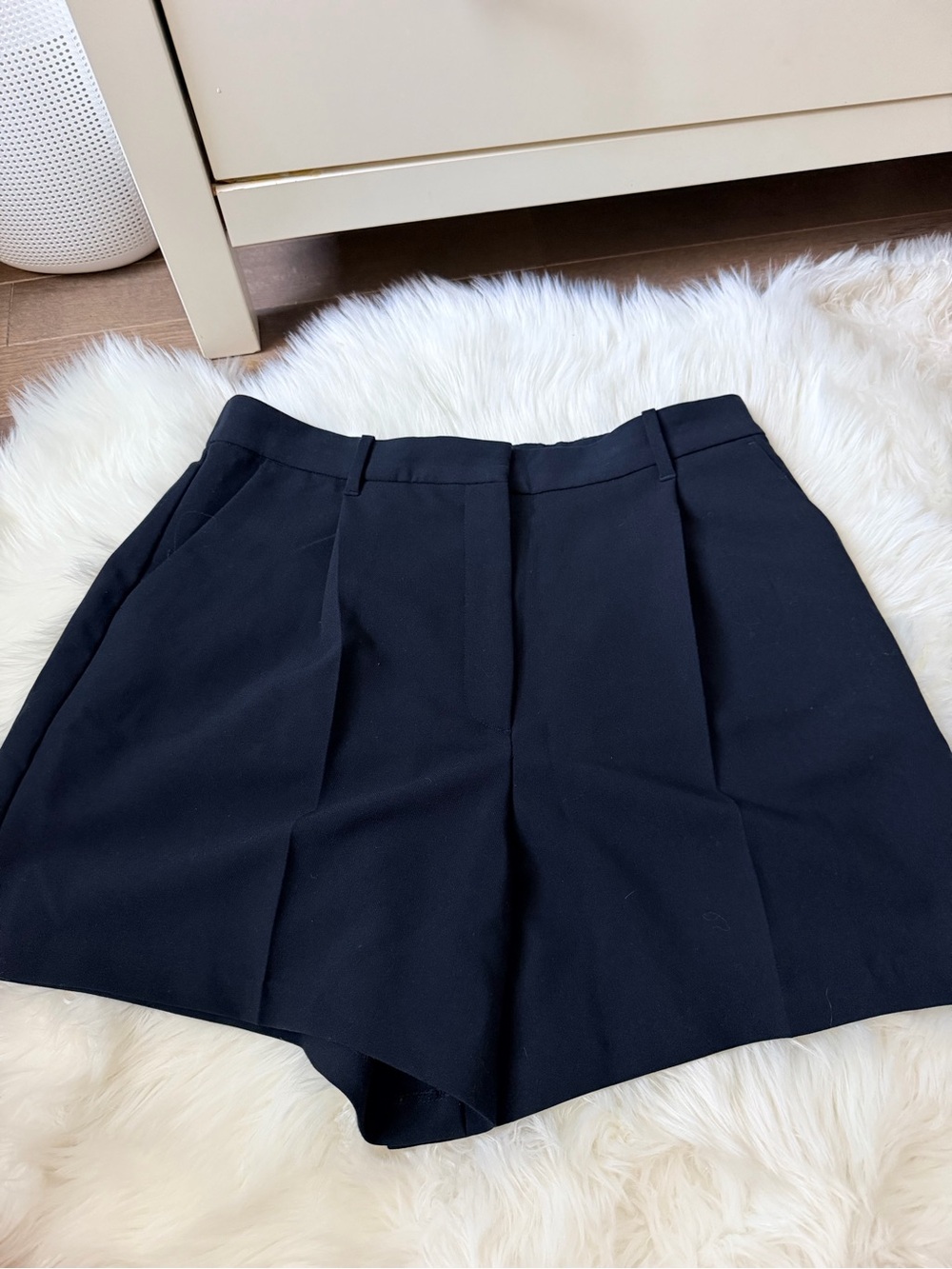Abercrombie & Fitch Black High-Waist Pleated Shorts